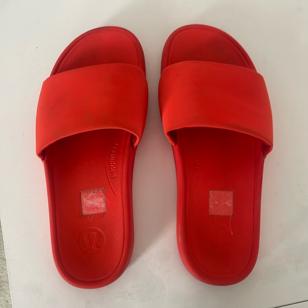 Blood orange Lululemon sliders